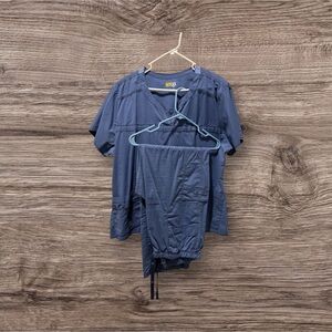 Women’s Wonder Flex Blue Scrub Set Pants (XL Tall) and Shirt (2X)